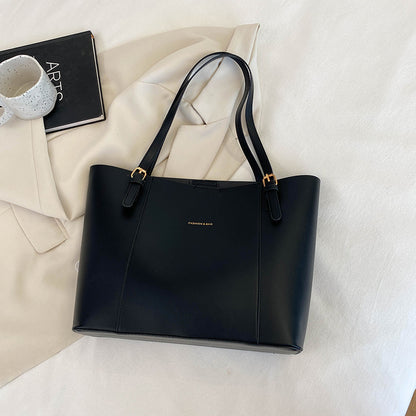 Simple and elegant commuting bag