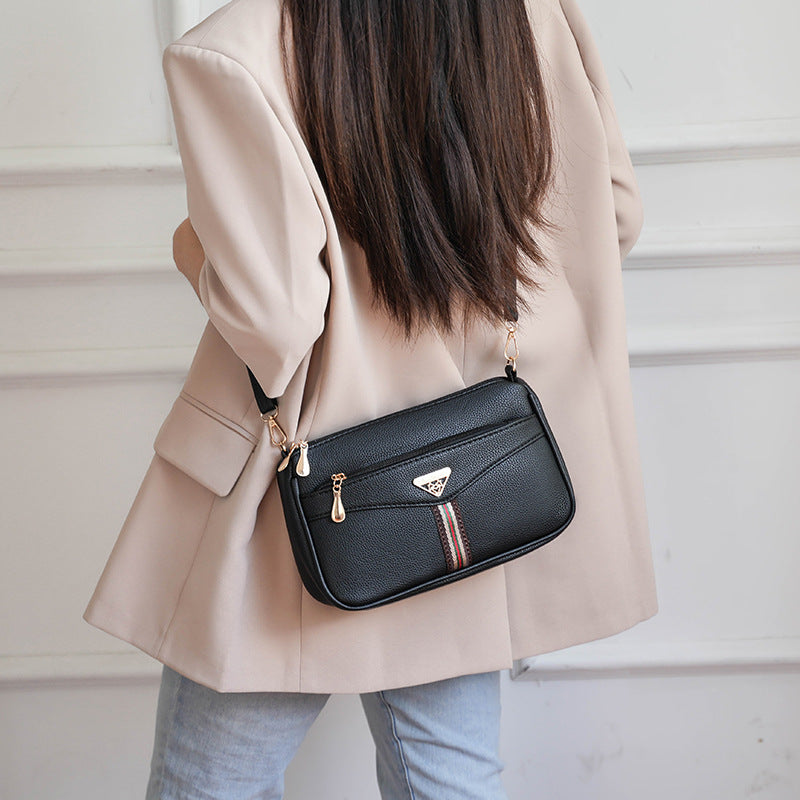 Mid-aged woman single shoulder bag